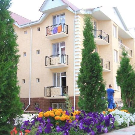 Brandhouse Hotel Бостери Екстериор снимка