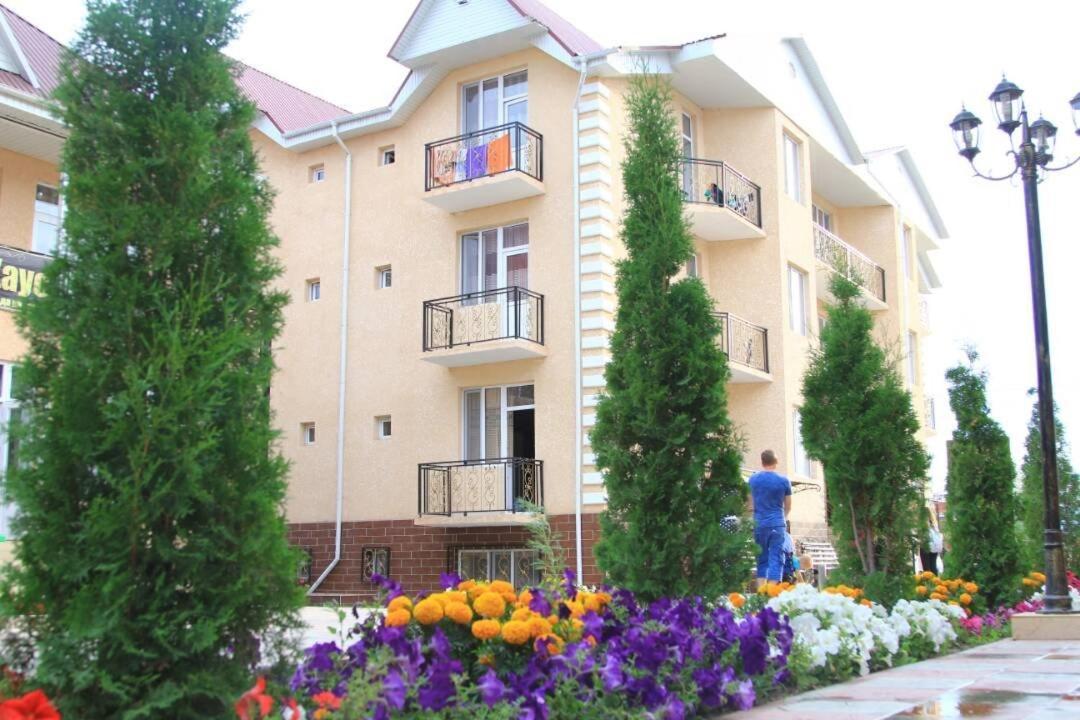 Brandhouse Hotel Бостери Екстериор снимка